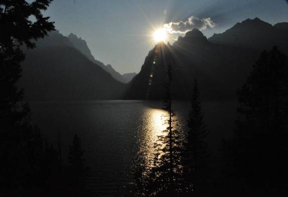 Pôr-do-sol no String Lake, lago no Grand Teton National Park, no Wyoming, nos Estados Unidos